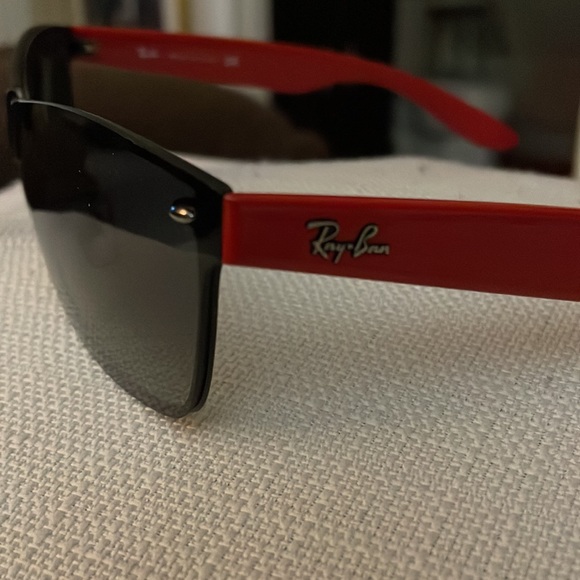 Ray-Ban Sunglasses - Picture 7 of 9